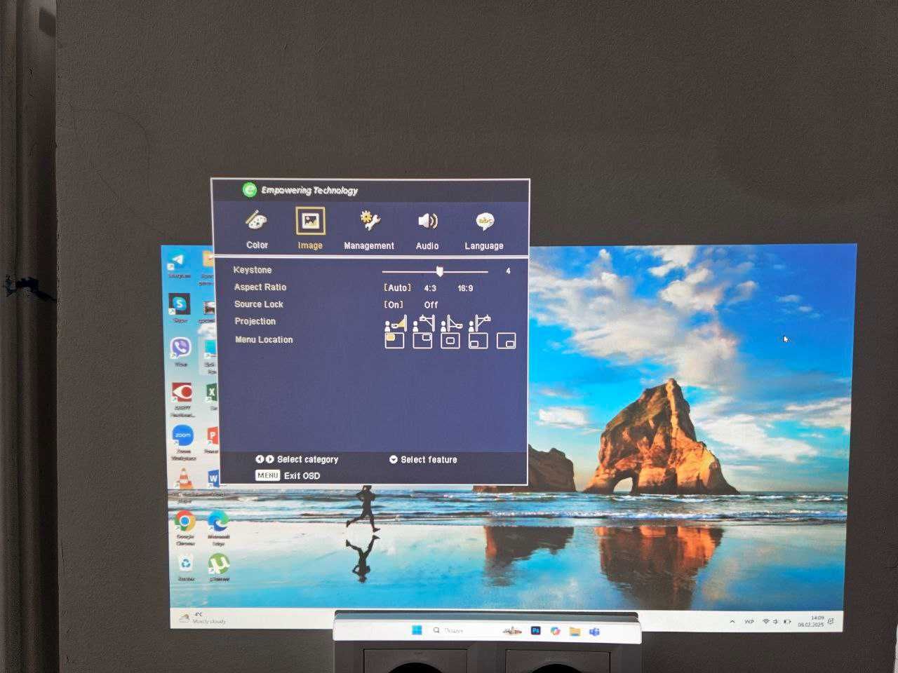 Продам проектор мультимедийный ACER DP120D DLP - 2000 люмен - до 1080i