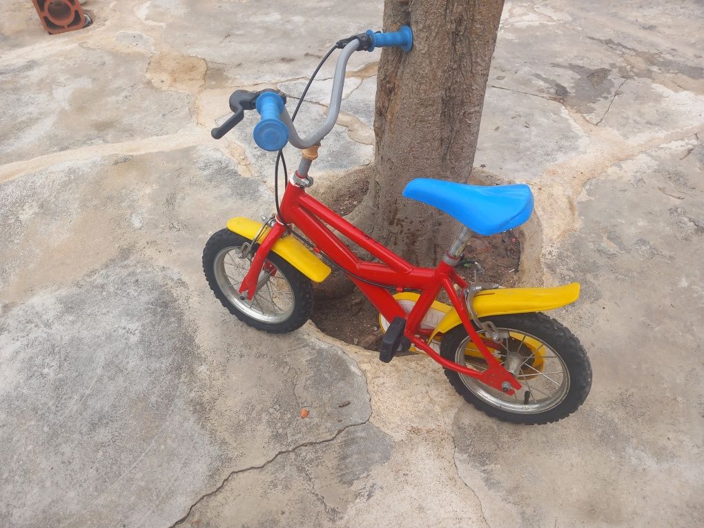 2 bicicletas de criança