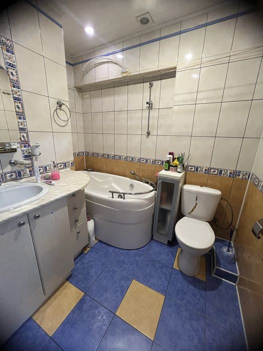 Продам 3комнатную квартиру в центре с АГО(Sher)