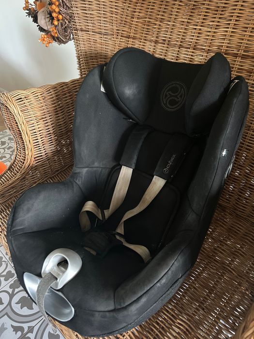 Fotelik samochodowy Cybex Sirona Z I-Size Plus Deep Black 0-18Kg