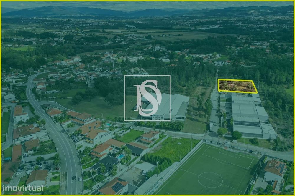 Terreno industrial com 3.800 m² e com licença de construção