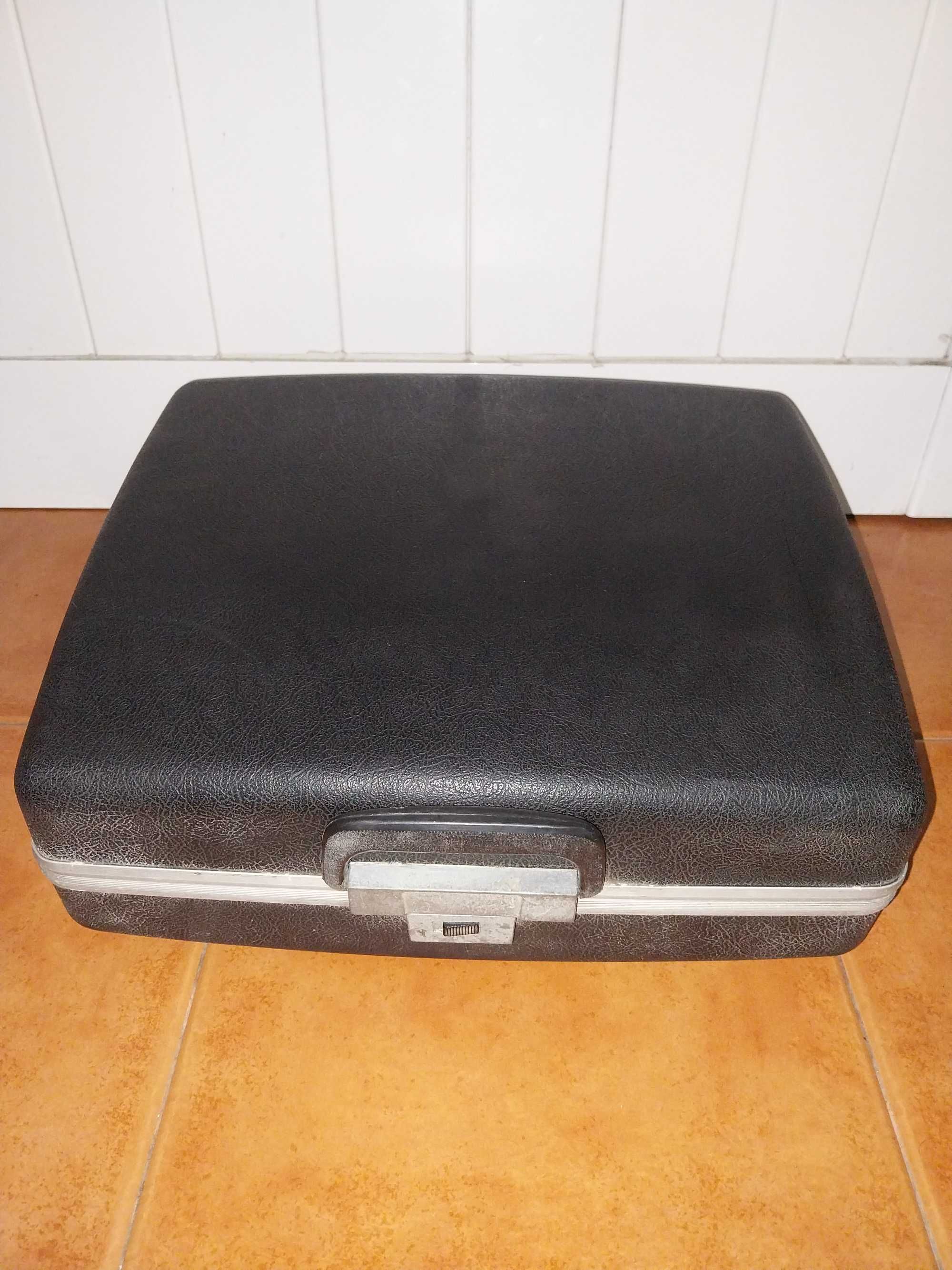 Máquina de Escrever Antiga - Capri