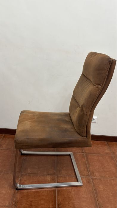 Conjunto mesa jantar com 4 cadeiras