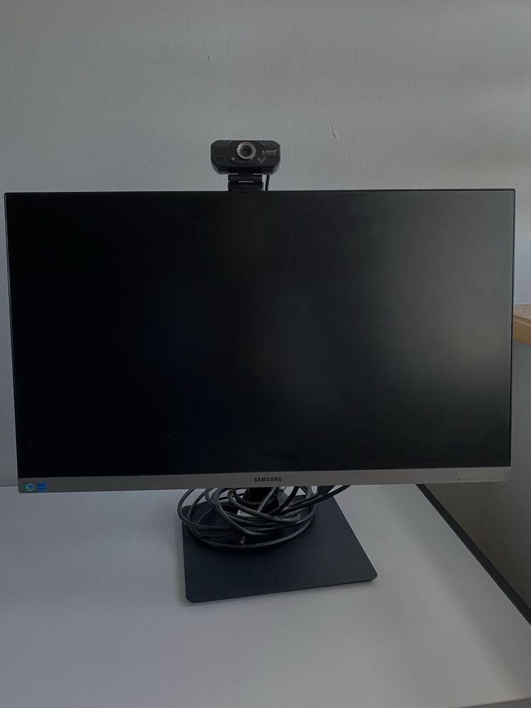 Monitor bezbramkowy Samsung LED 24" LS24R650FDUXEN kamerka savio