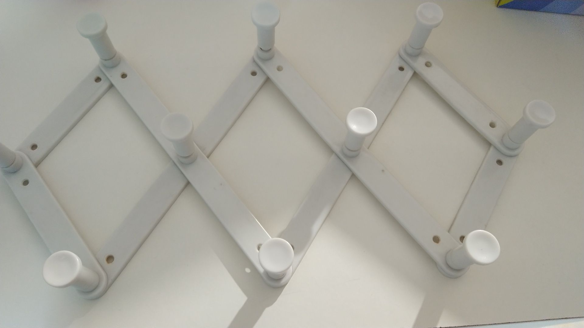 Cabide extensível branco