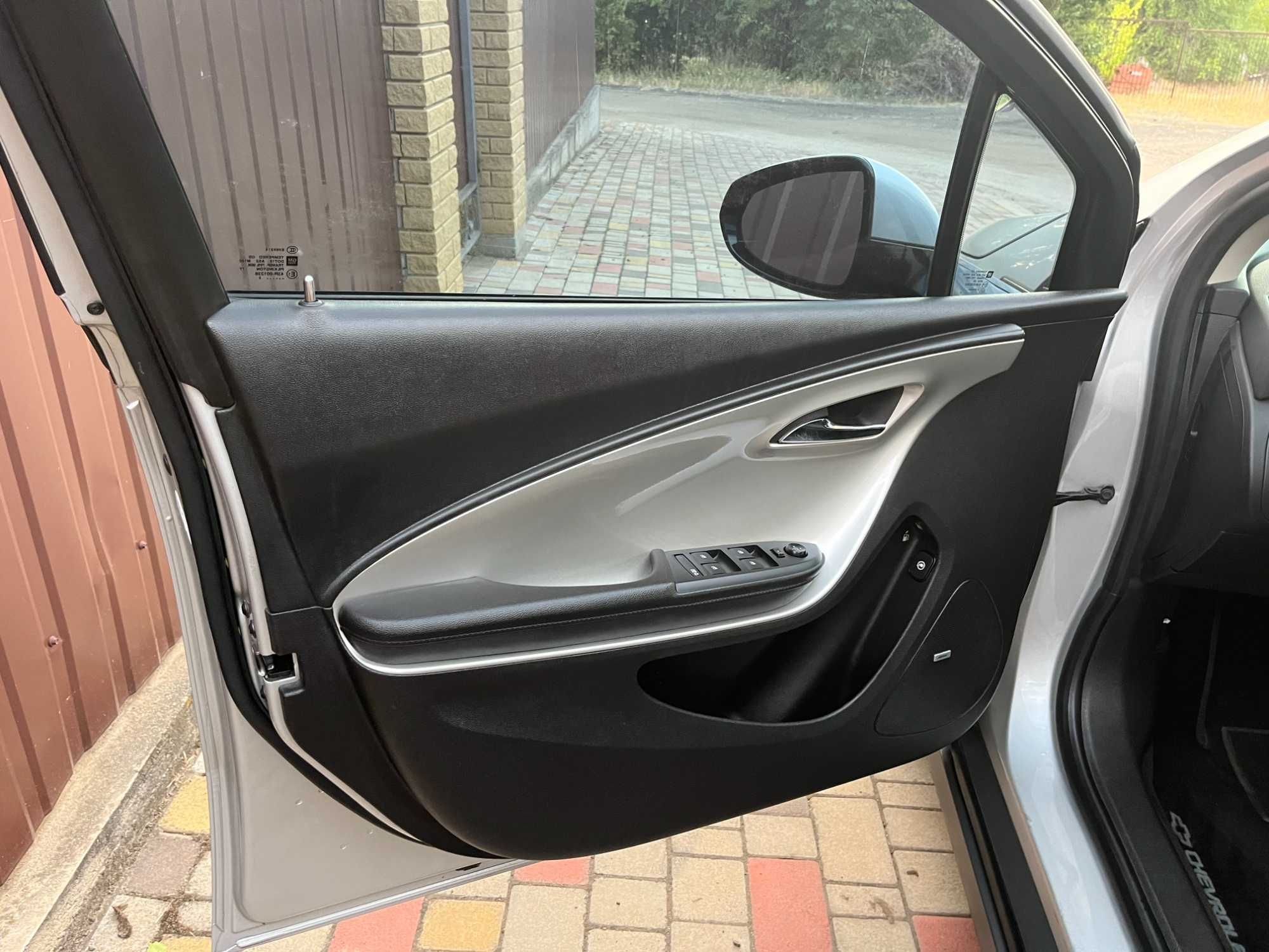Продам Chevrolet Volt 2013