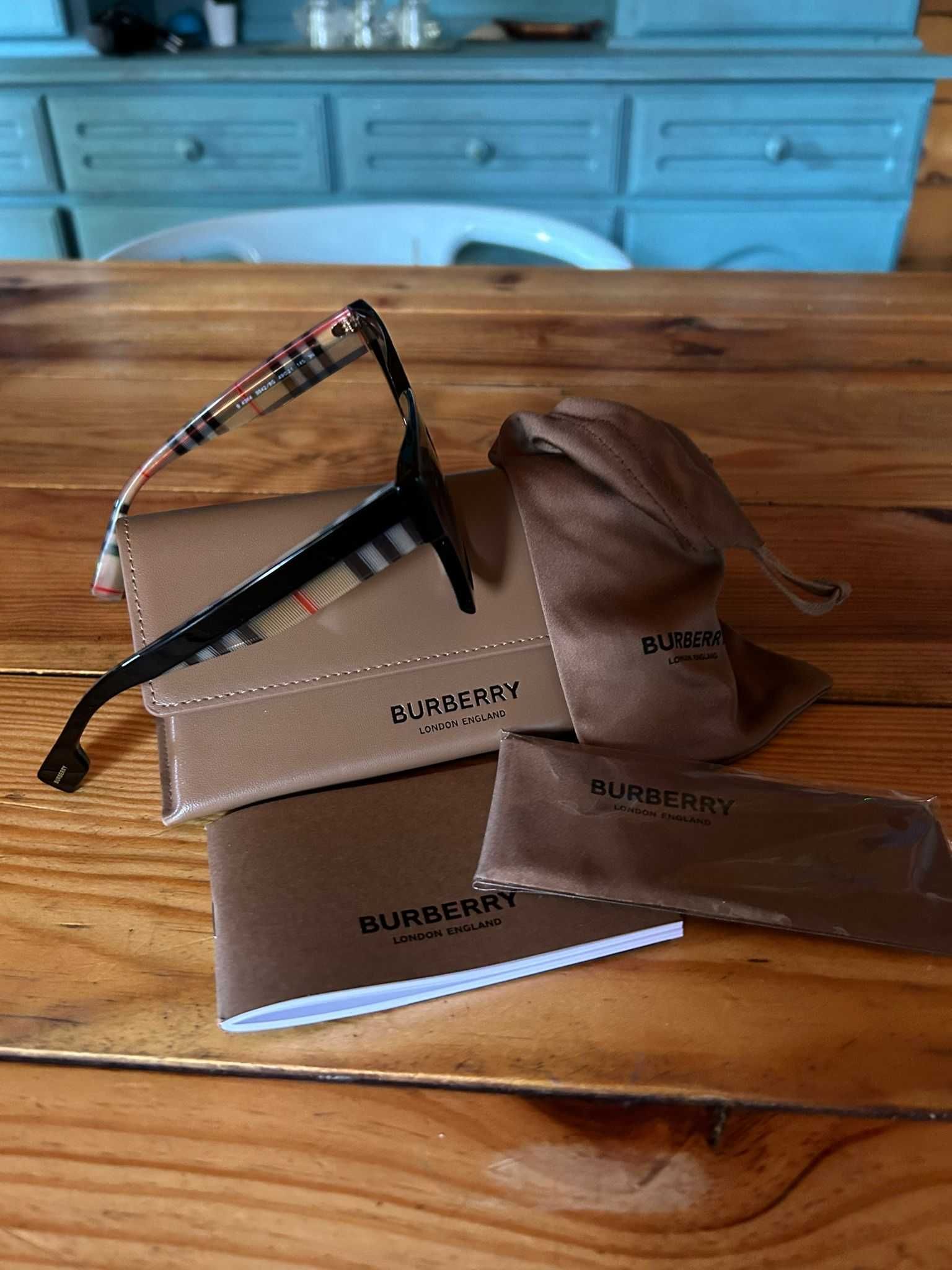 Óculos Burberry Novos
