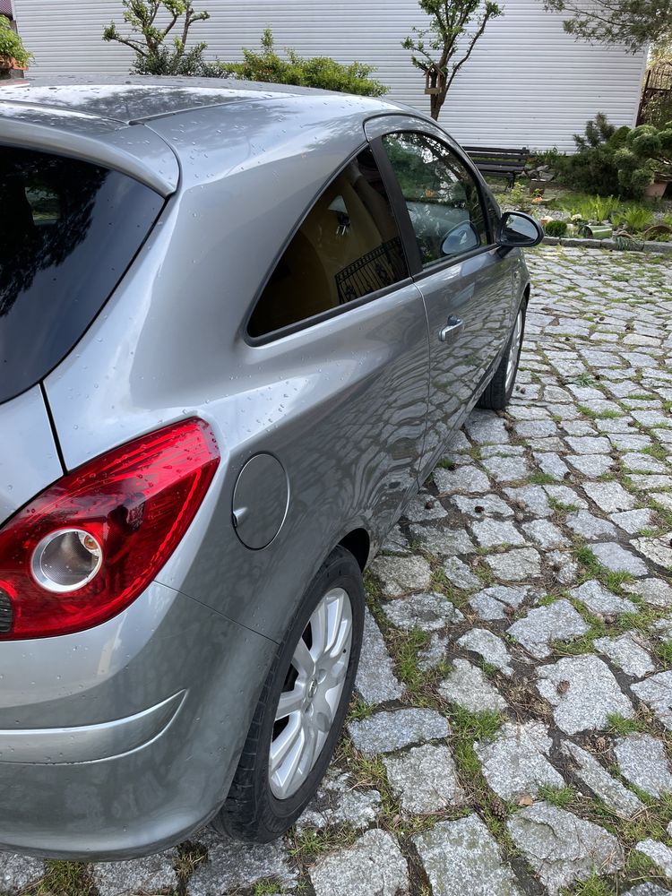 Opel Corsa 1.4 benzyna