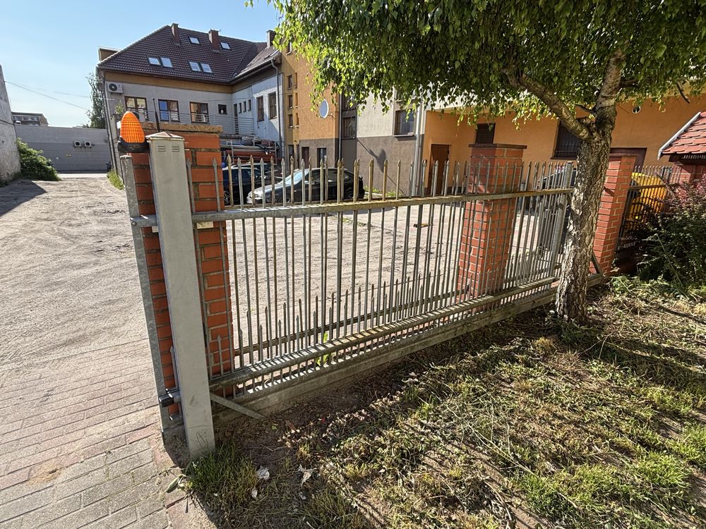 Brama automatyczna przesuwna + bramka Wiśniowski elektryczna stalowa