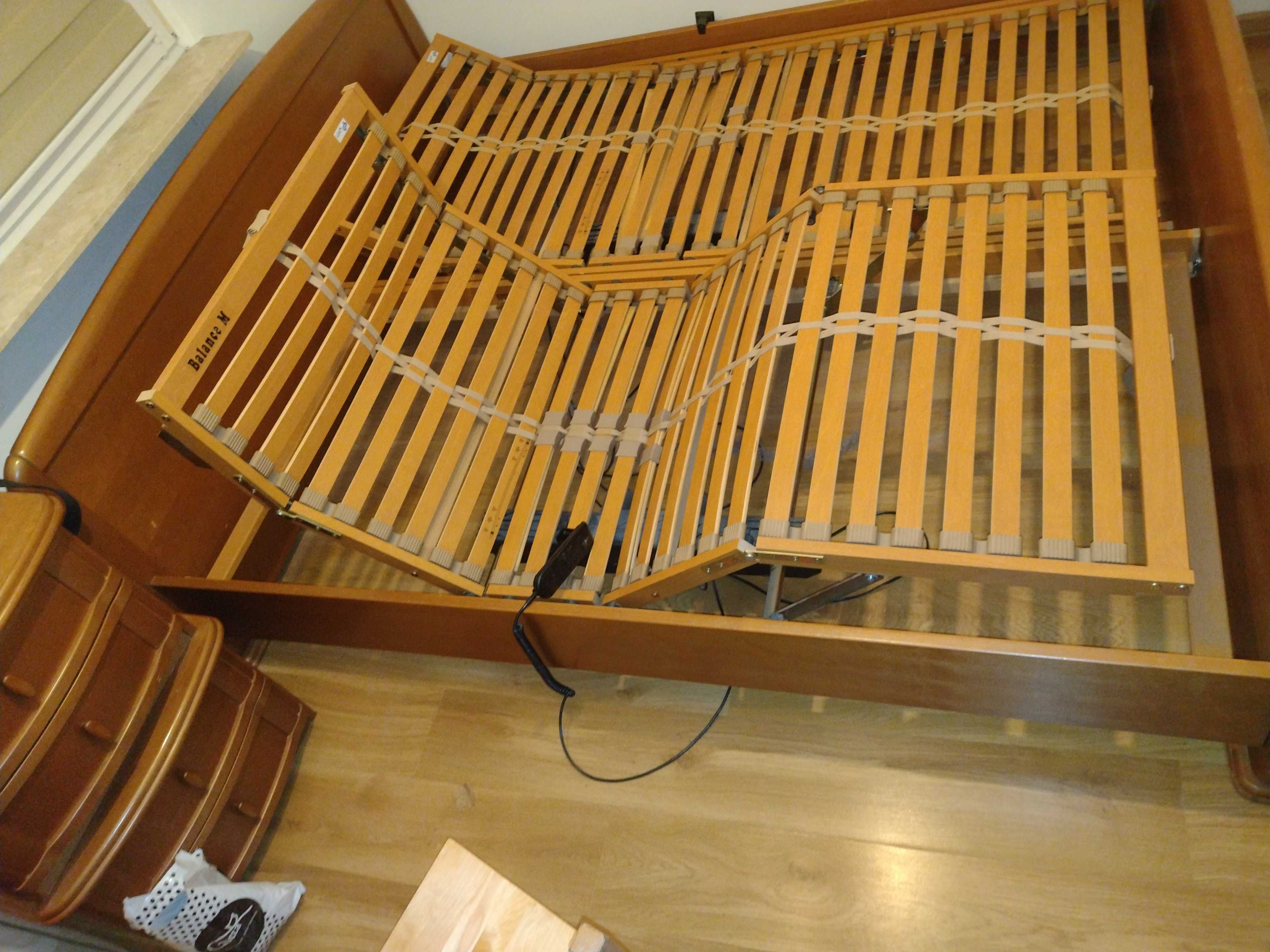 Łóżko sypialniane z elektrycznymi stelażami 200x90 razy 2