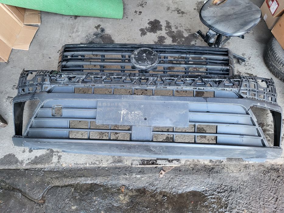 Zderzak przód przedni grill VW Crafter II