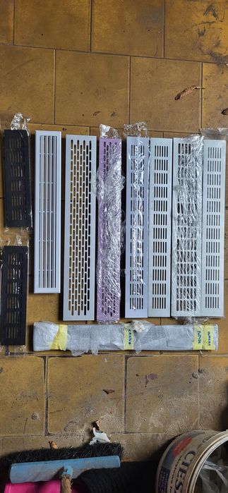 Kratka meblowa kratka wentylacyjna lodówki aluminium czarna połysk