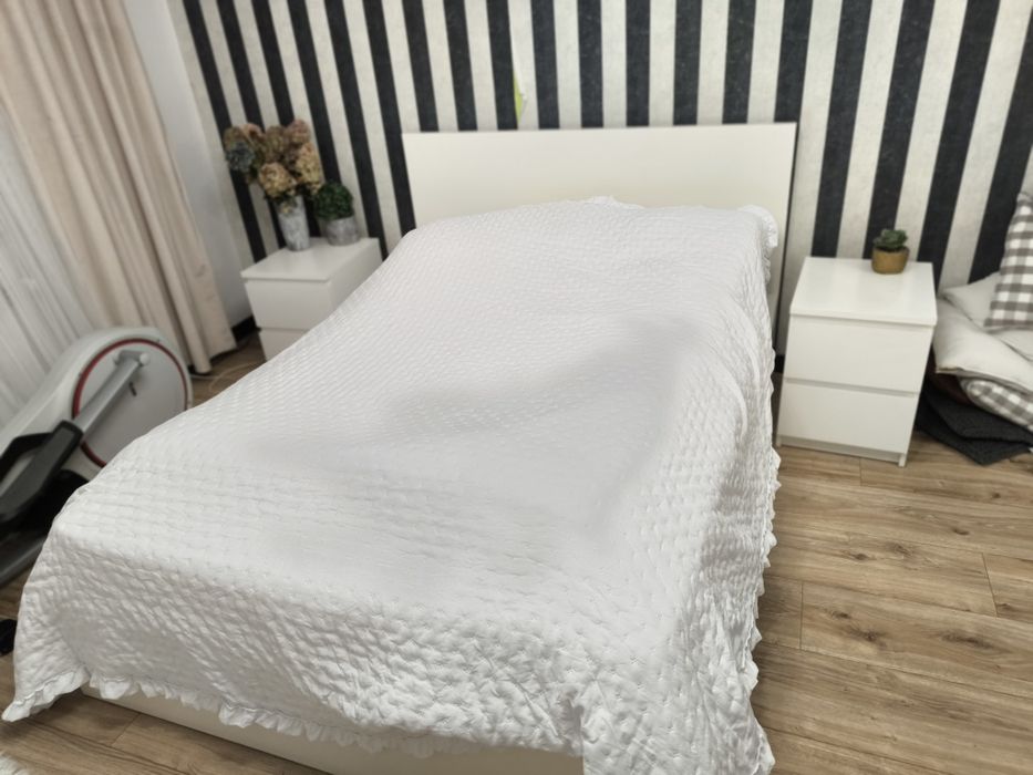 Zestaw mebli Sypialnia łòzko komoda szafki nocne