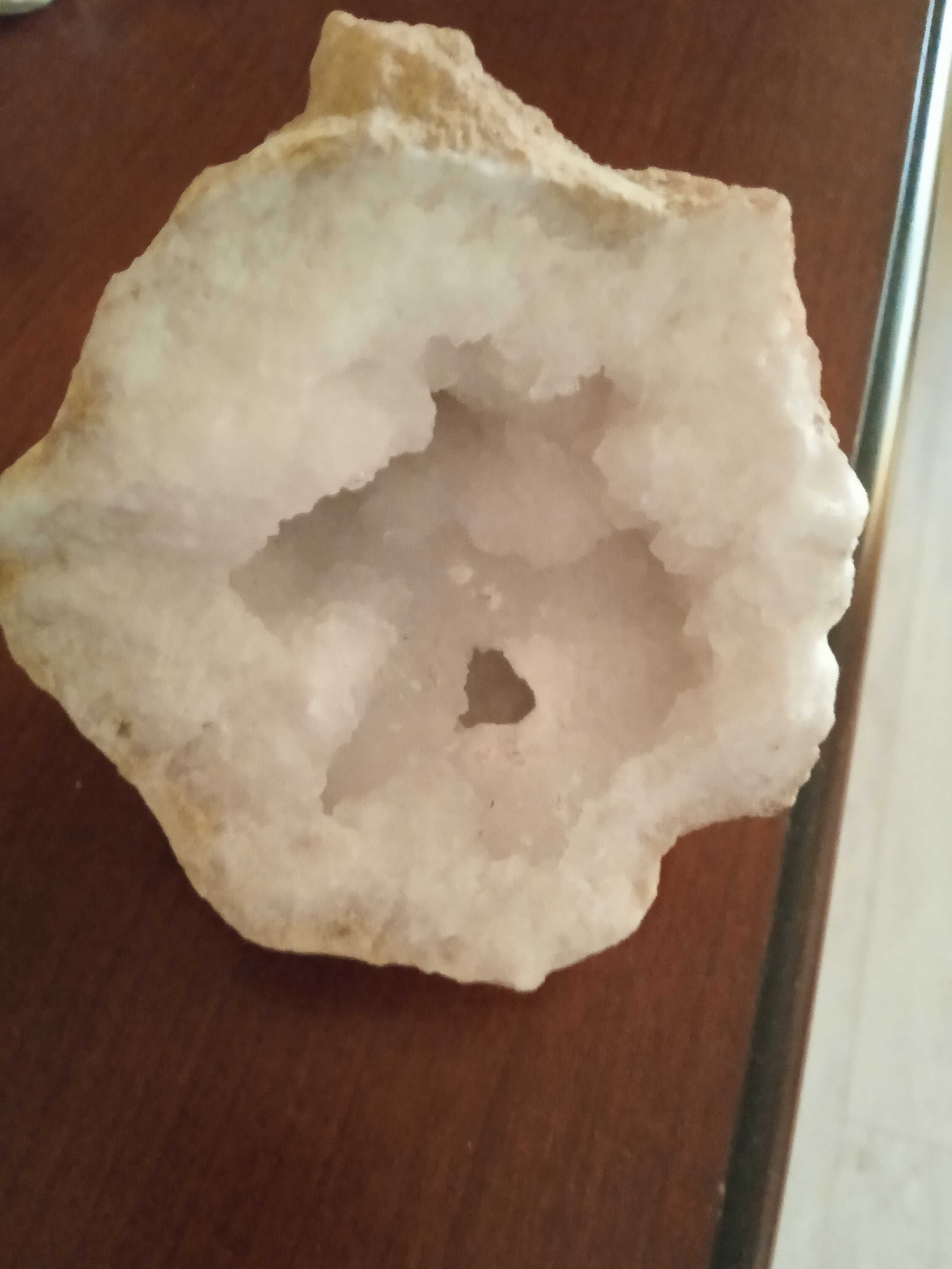 Geoda kwarcowa mineral