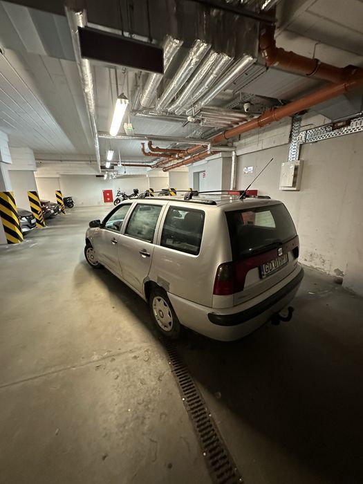 Seat Cordoba Vario 1.9 SDI. Z hakiem i przesuwanym relingiem. 2001.