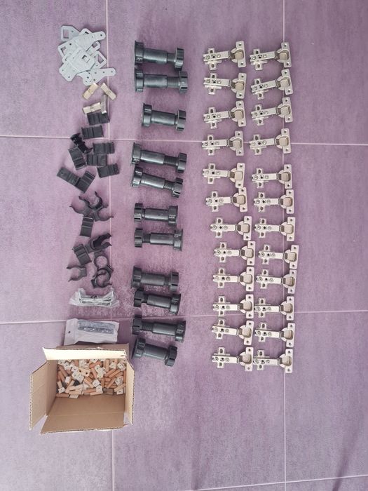 Меблева фурнітура