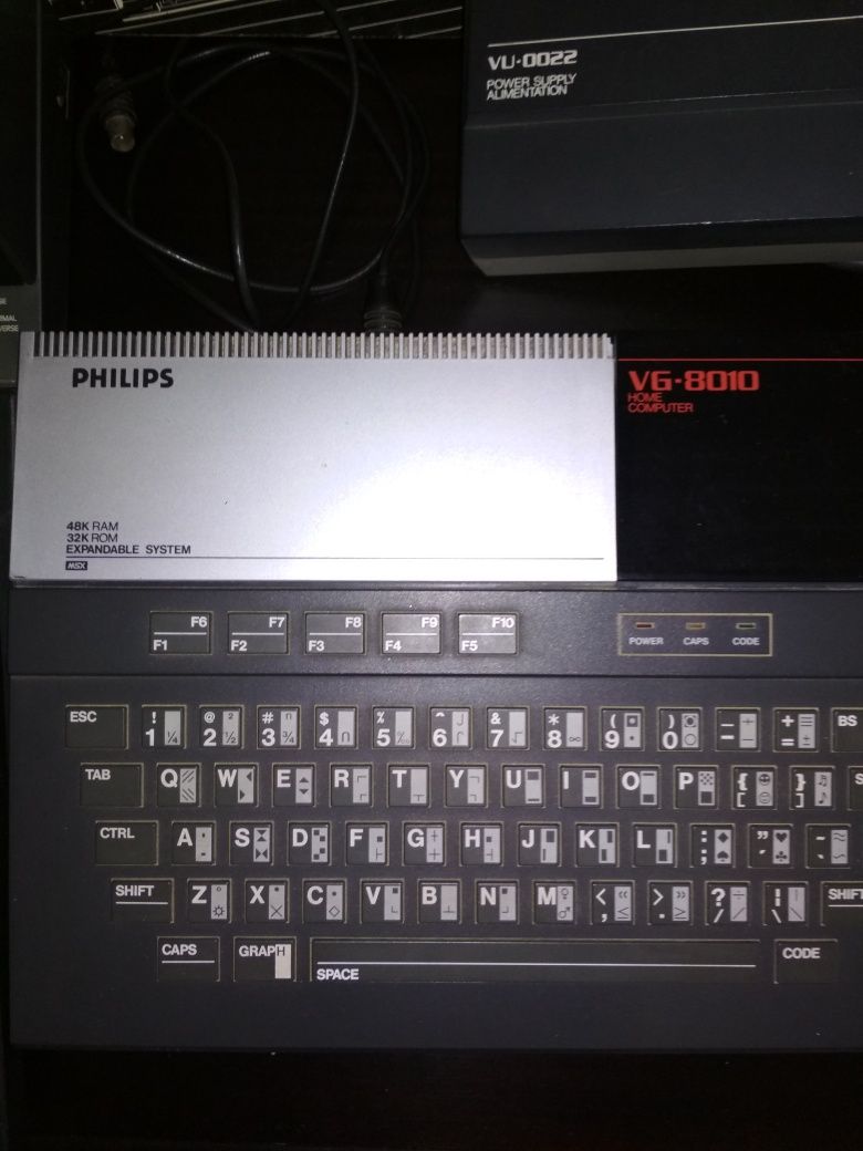 Computador PHILIPS MSX home computer system mod VG 8010 ANO 1983