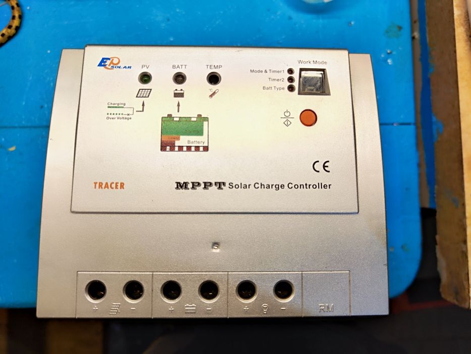 Контроллер заряда солнечных панелей батарей MPPT EPsolar 12\24В 20А