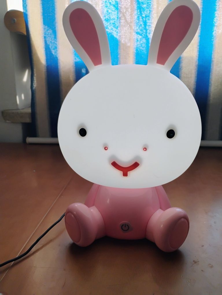 Lampka nocna LED