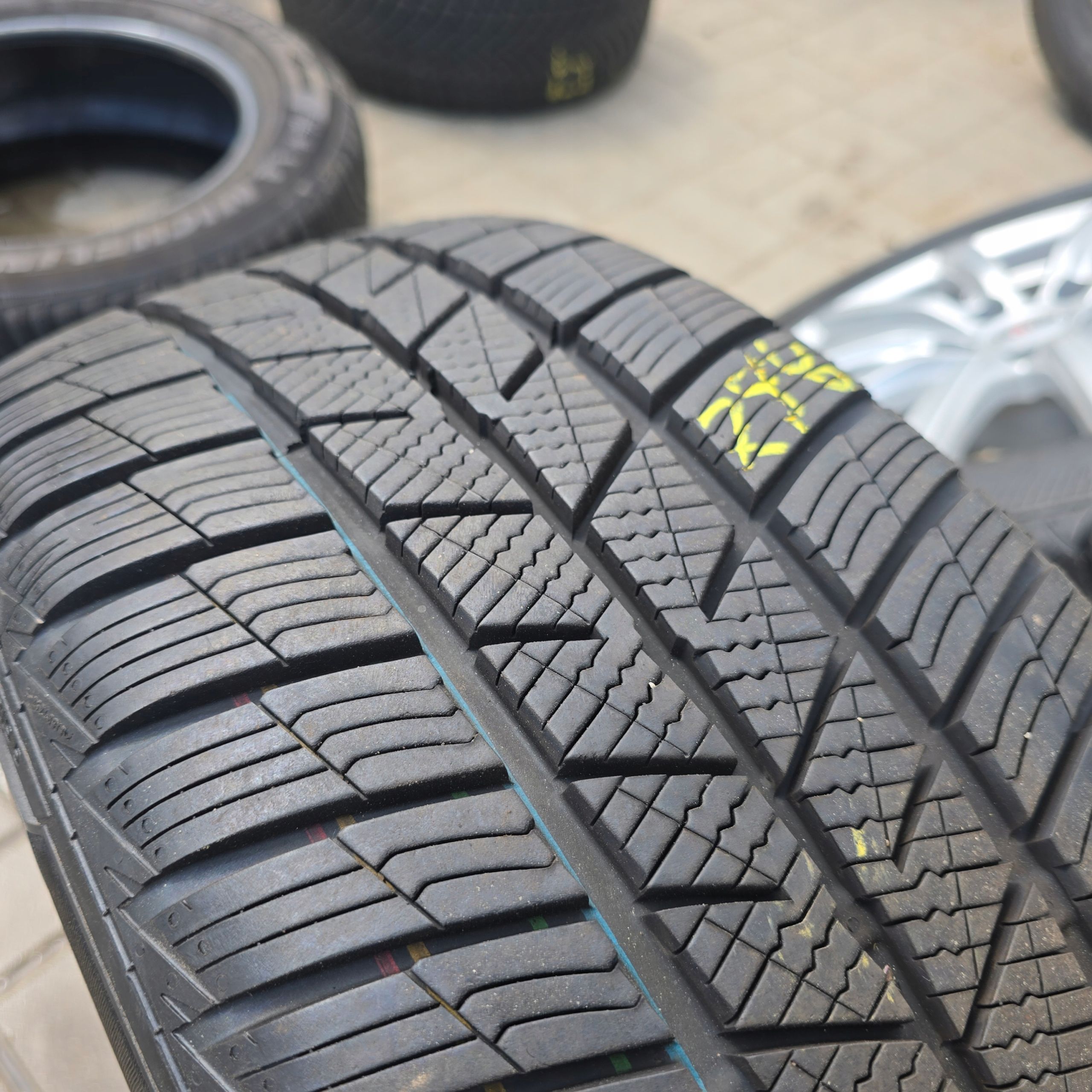 Barum Polaris 5 225/50R17 98V 19R 1X