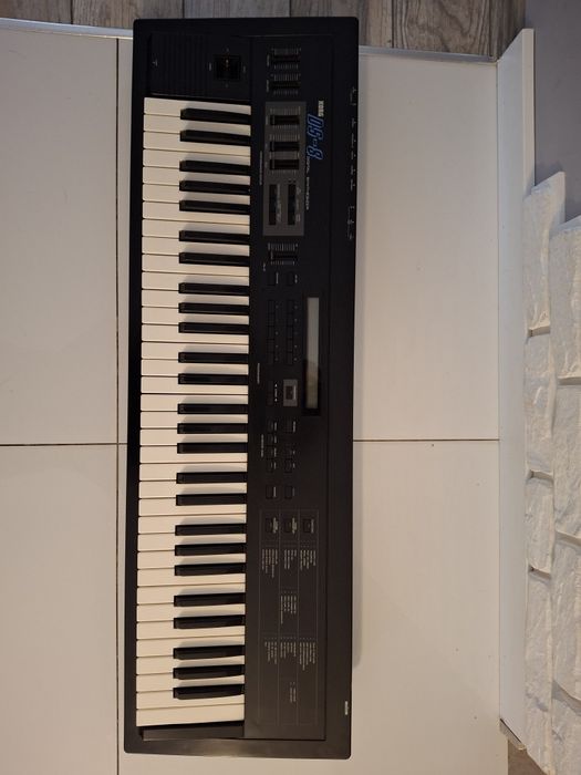 Syntezator Korg DS8