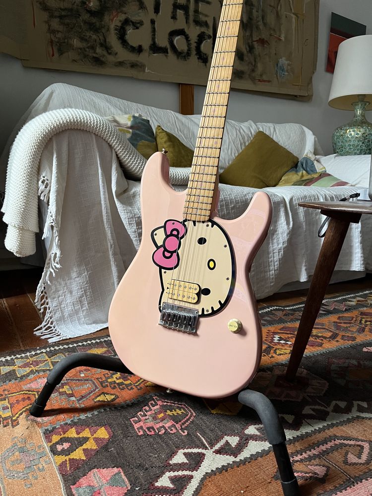 Fender Squier Hello Kitty Strat