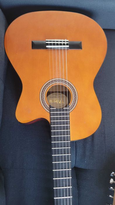 Guitarra Acústica electrificada
