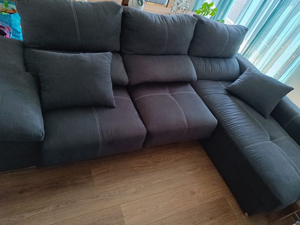 Sofá com chaise longue