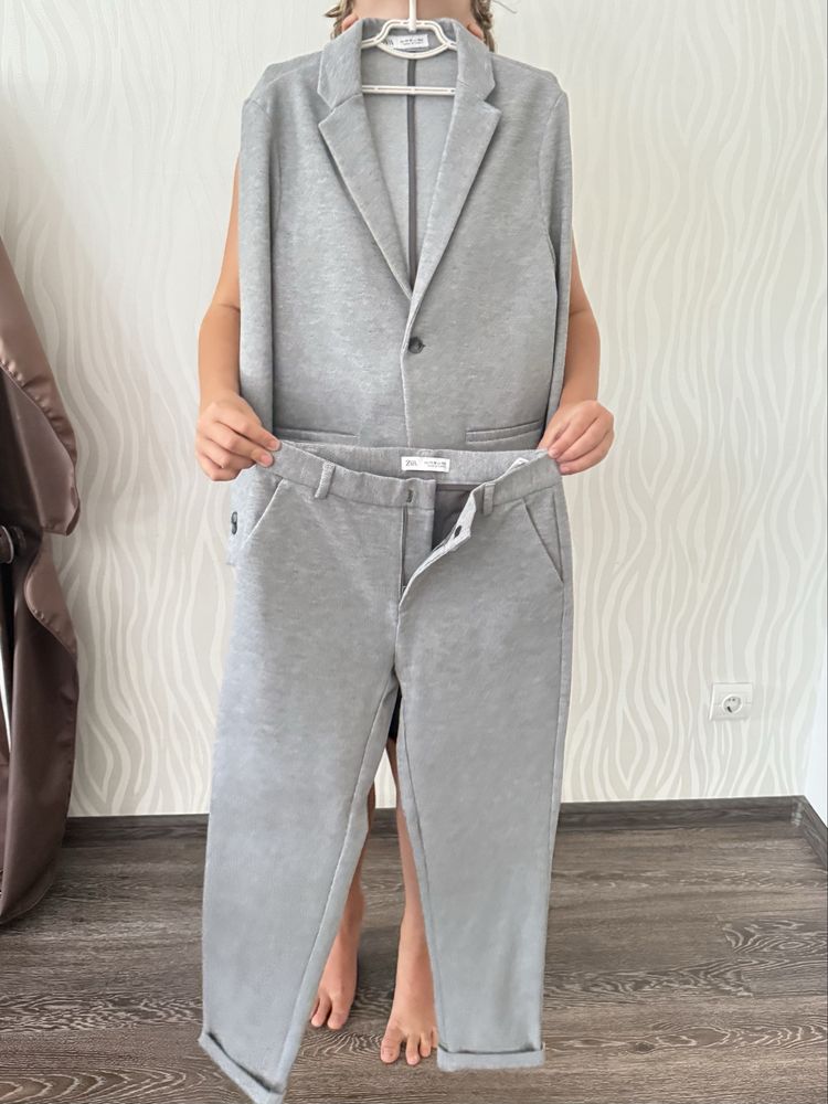 Класичний трикотажний костюм Zara