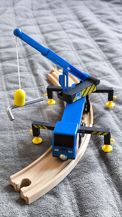 Машинка для деревянной железной дороги