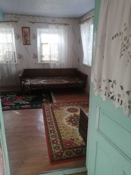 Продам старий будинок з присадибною ділянкою, понад річкою