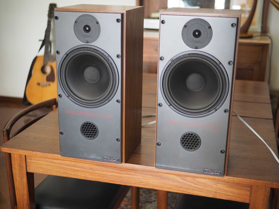 Colunas vintage Mission 737R