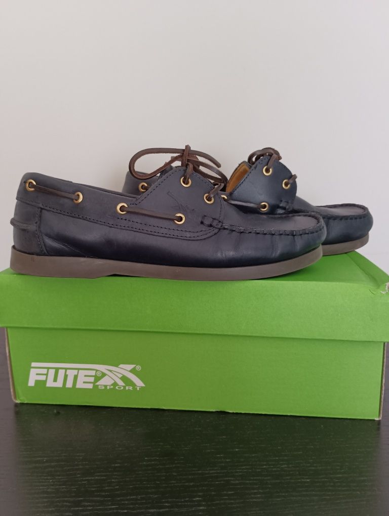 Sapatos de vela, de atacadores,