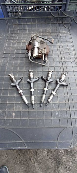 toyota avensis 2.0 d4d  wtrysk wtryski pompa 22100-0G010