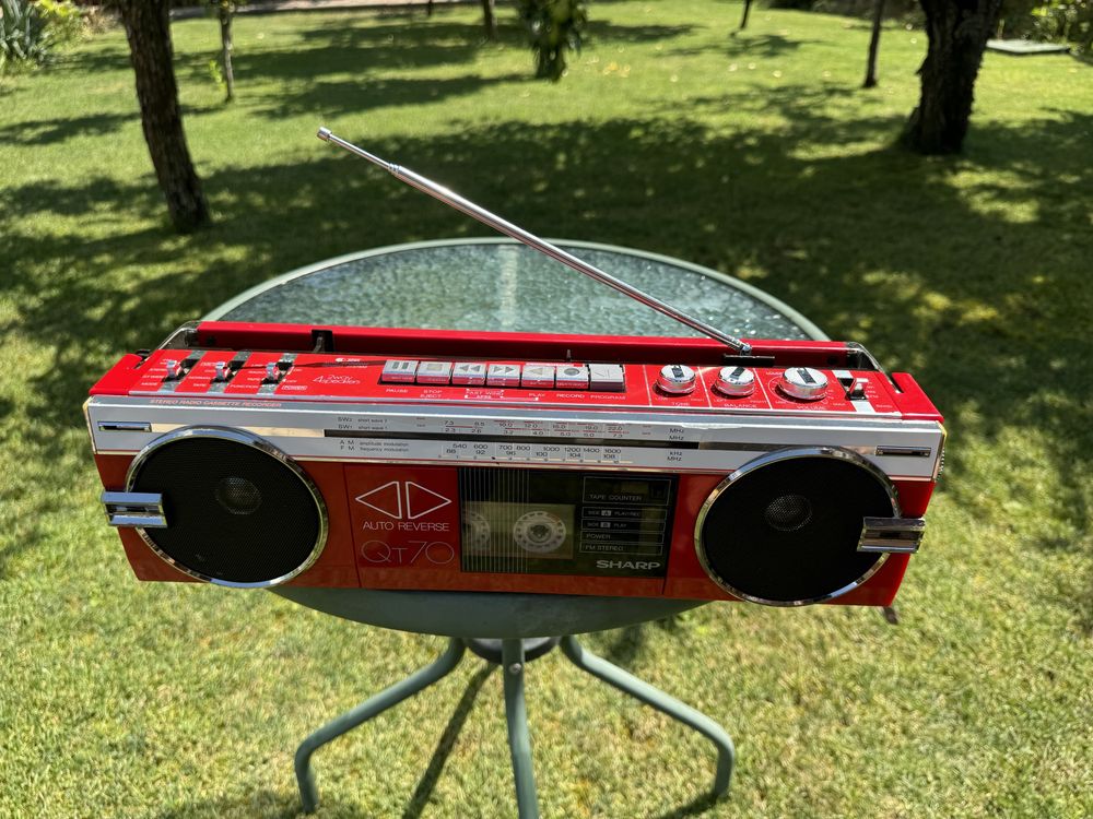 Продам магнитолу SHARP QT-70Z(R)