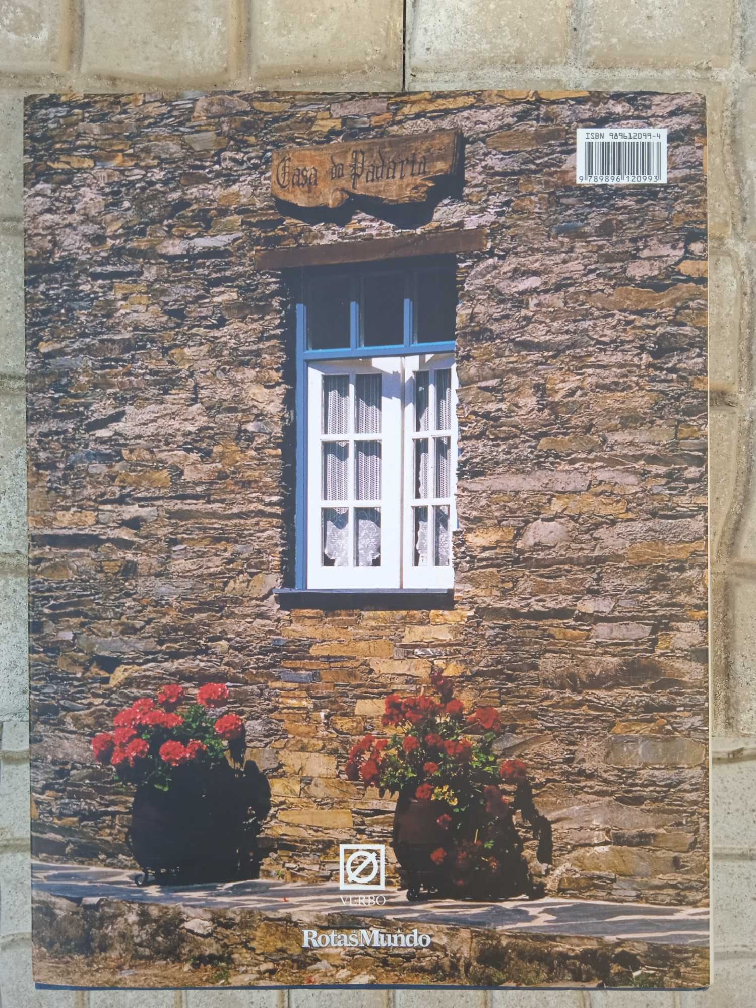 Livro - As mais Belas Vilas e Aldeias de Portugal, volume I.