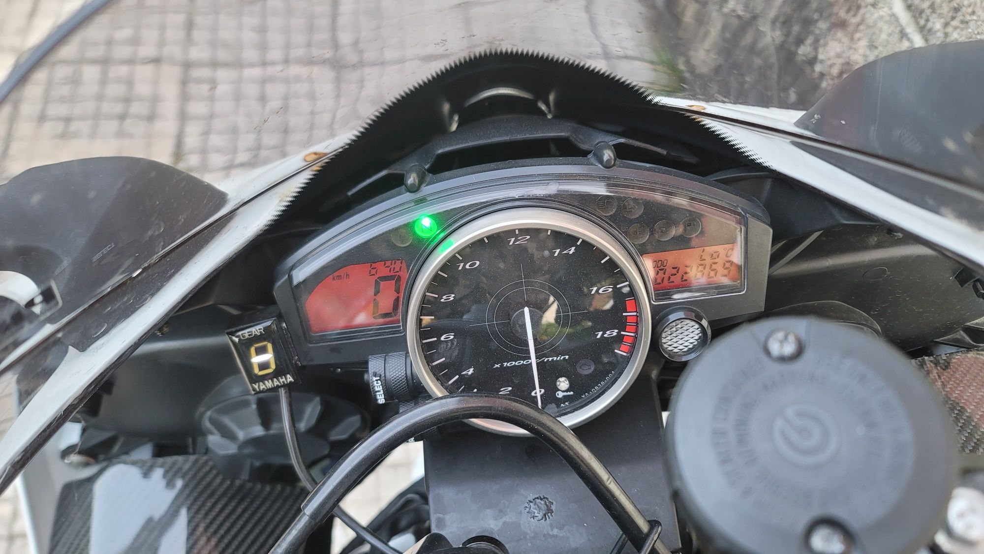Yamaha R6 2007 VARIOS extras 23 000km
