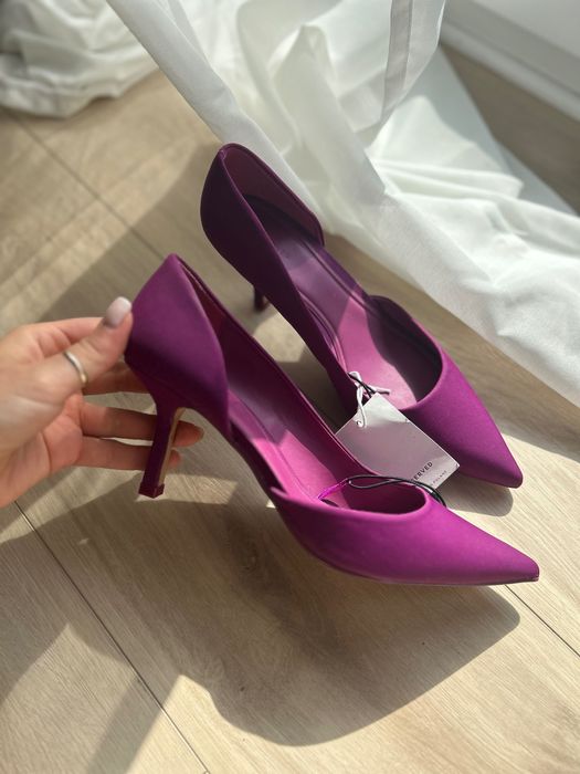 Nowe buty na obcasie Reserved 37