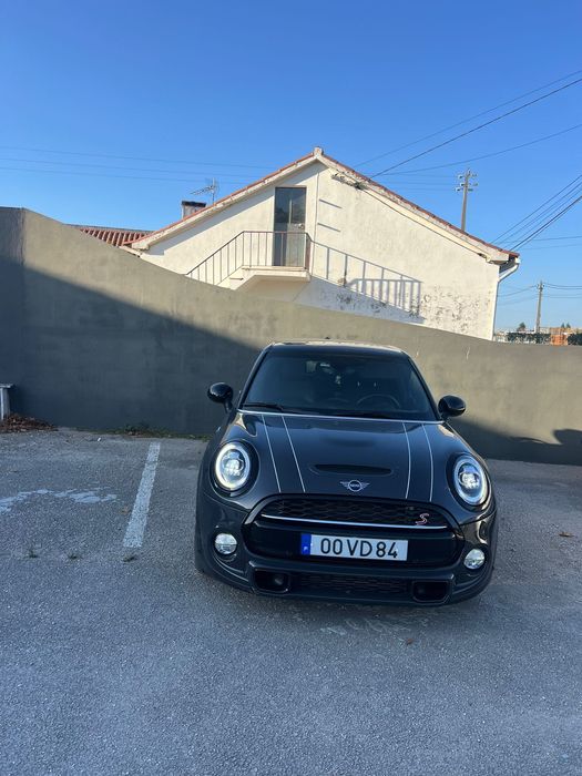 Mini Cooper SD - Potência e Estilo, com Km de Fazer Inveja!
