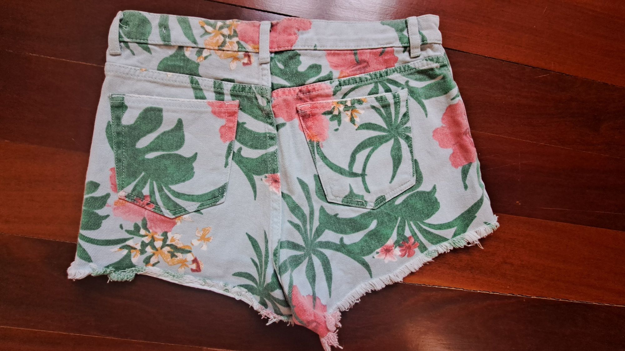 Calções Stradivarius Tam 36