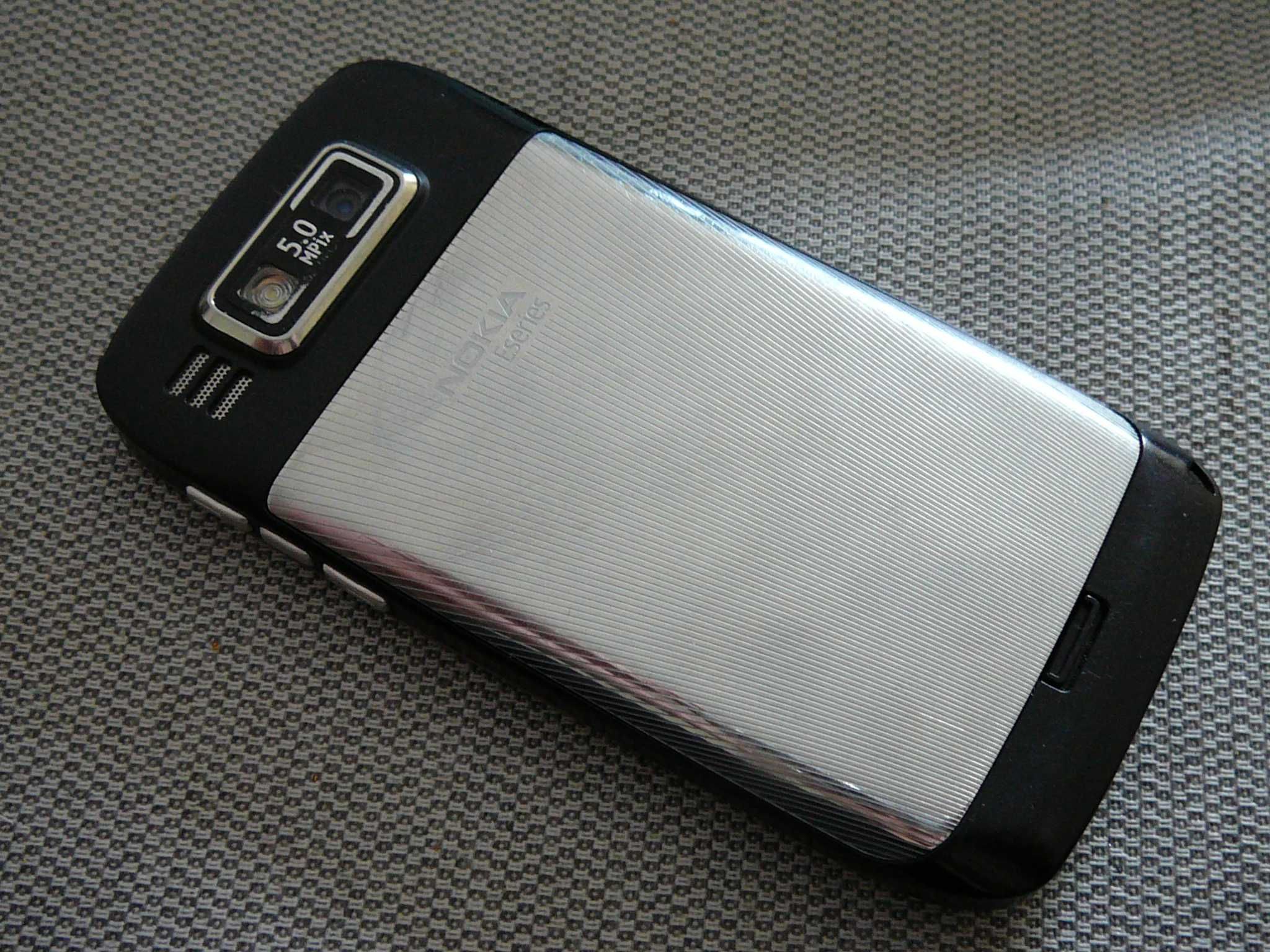 Nokia E72 Orange Nju Mobile.