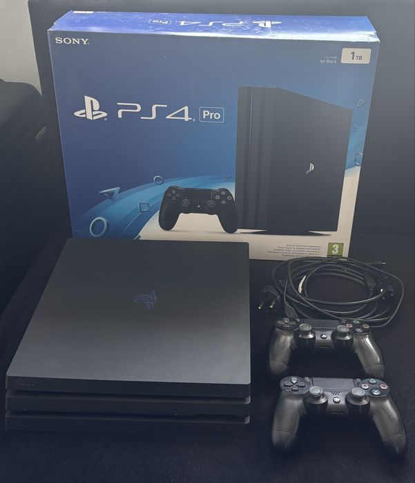 PS4 PRO + pady i gry