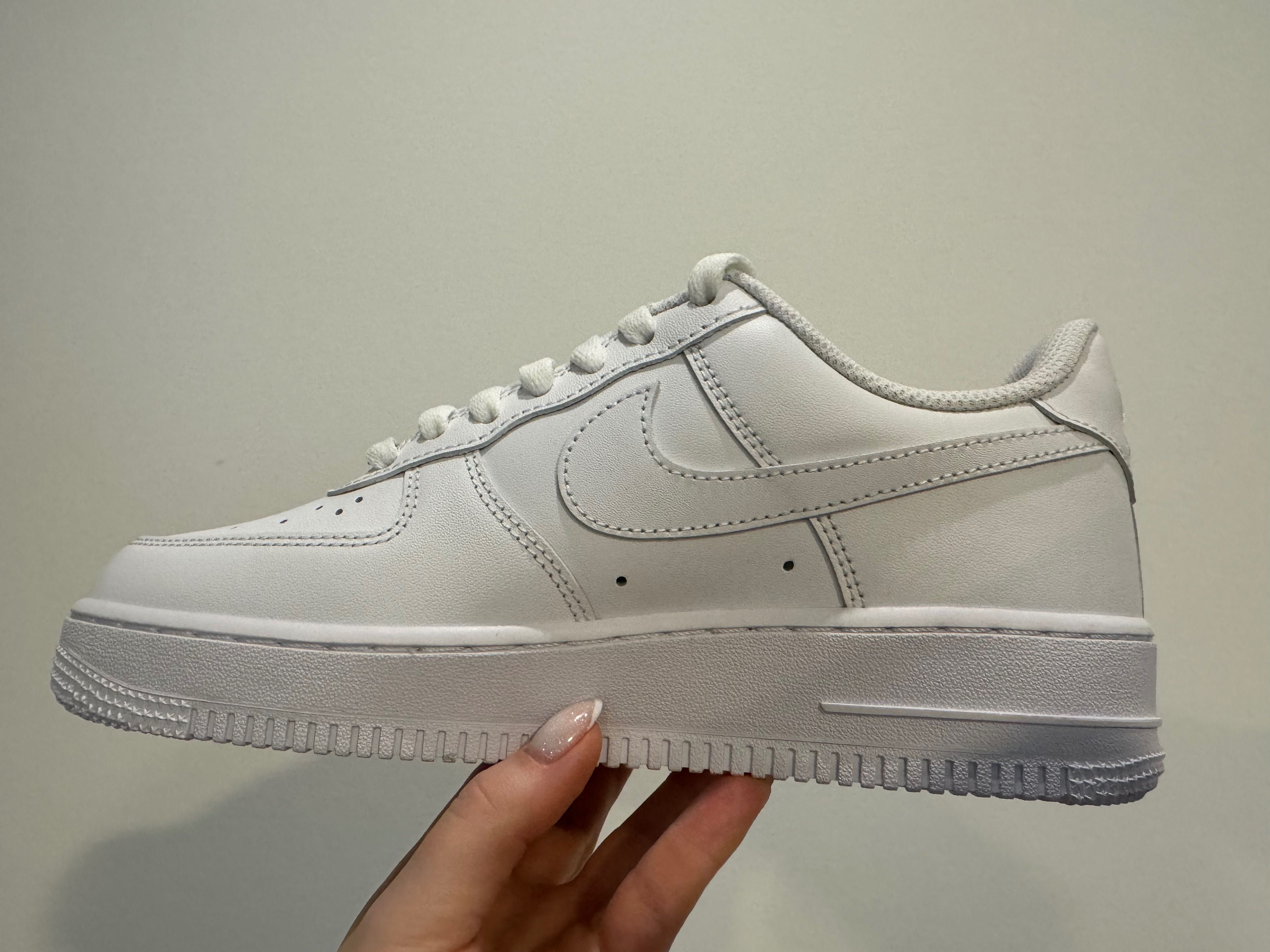 Buty Nike Air Force 1 Low '07 White r. 40