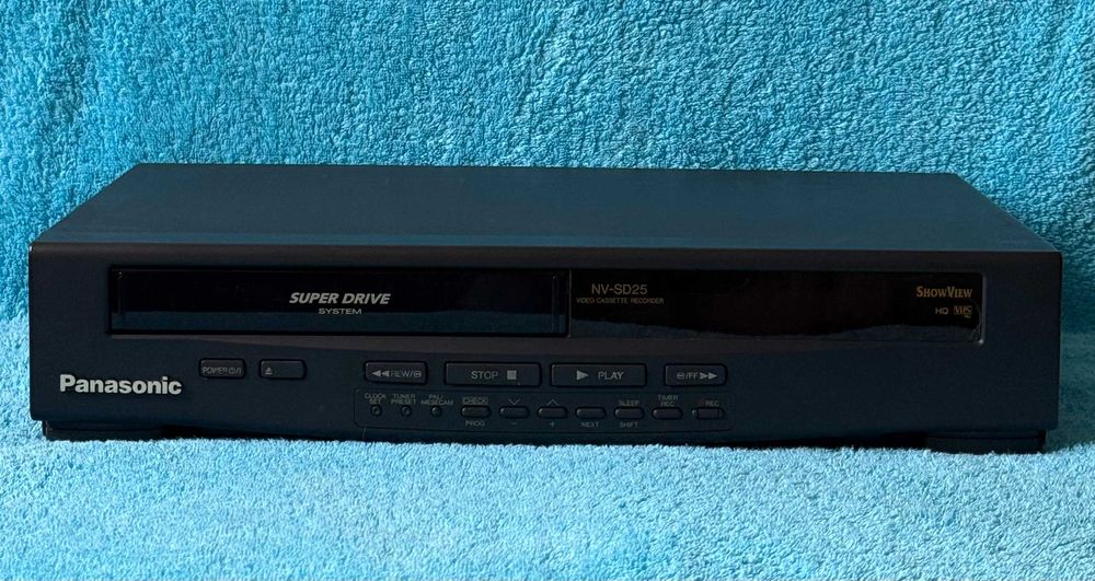 Odtwarzacz VHS Panasonic NV-SD25 - magnetowid