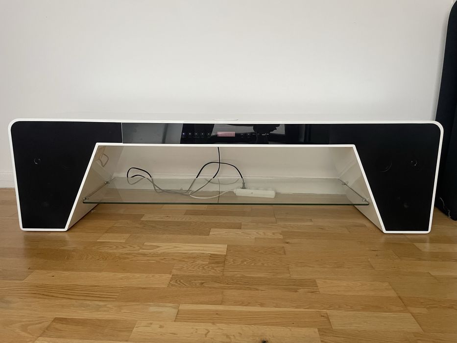 Szafka RTV z systemem STEREO GATE LIGHTING TV-1604