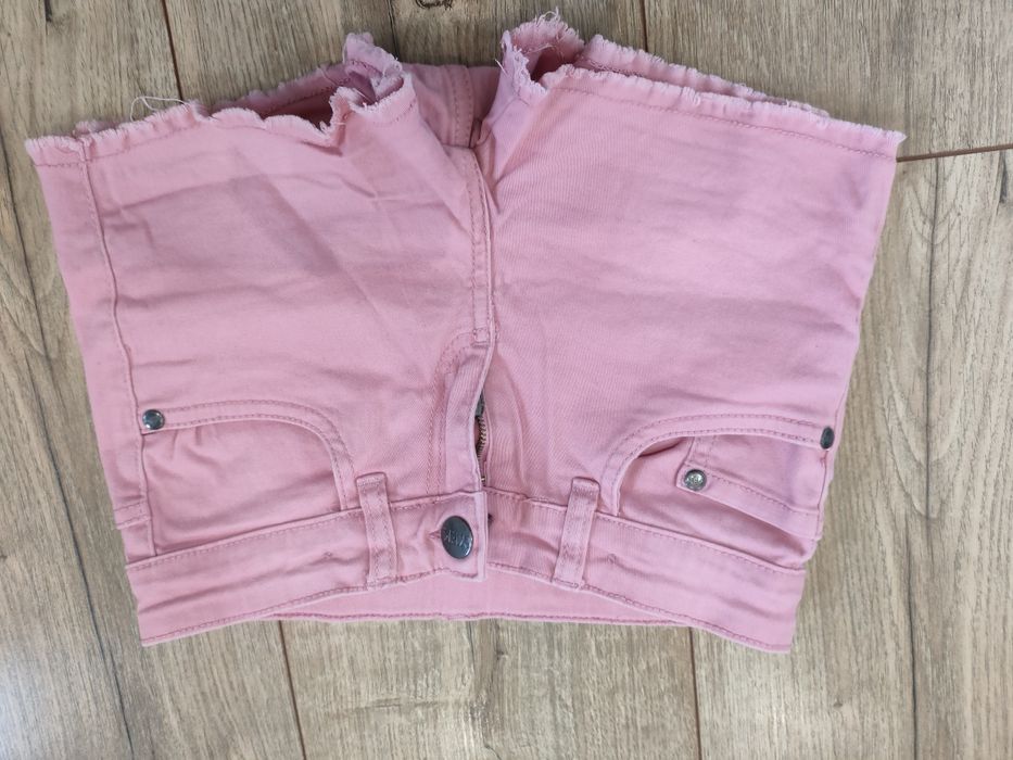 Krótkie spodenki rozm. 134