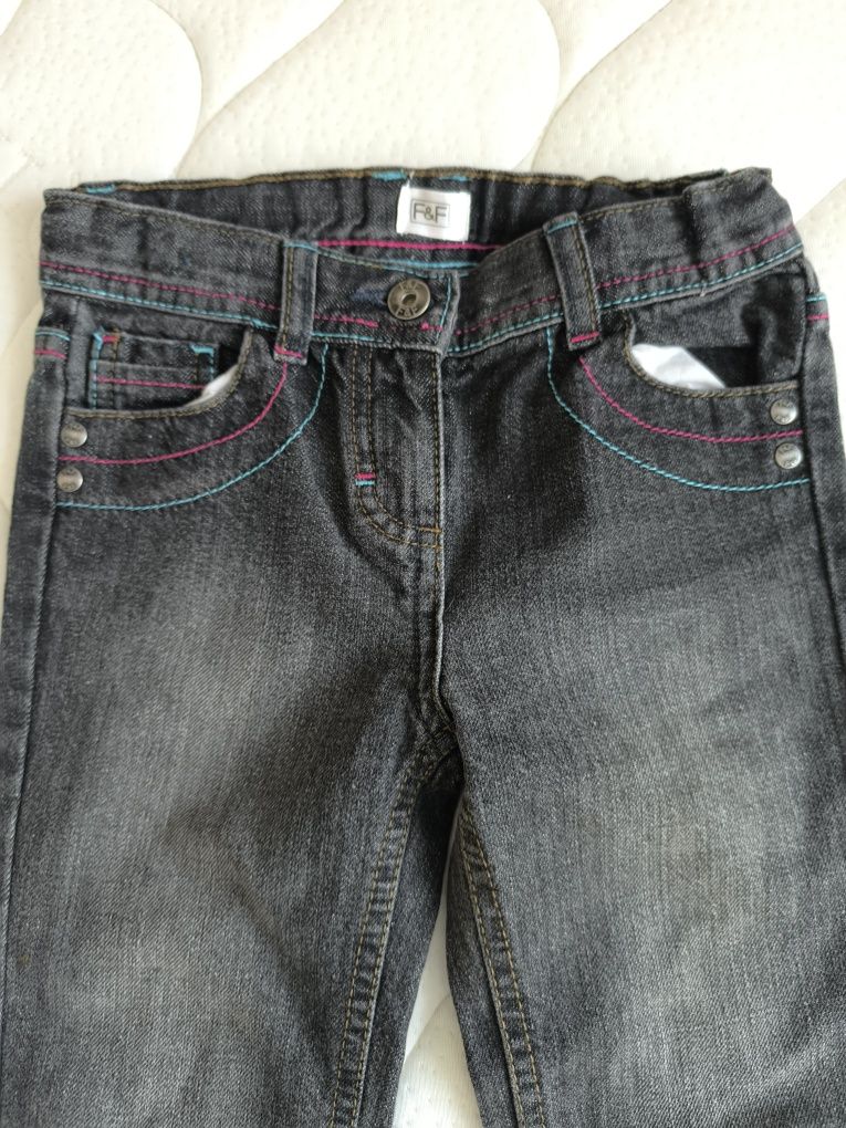 Spodnie F& F rozmiar 6- 7 lat nowe