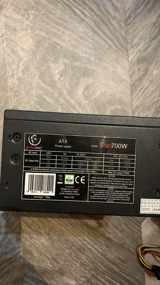 zasilacz 700W.