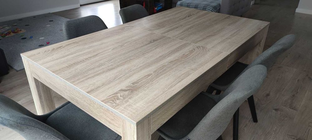 Sprzedam stół z krzesłami