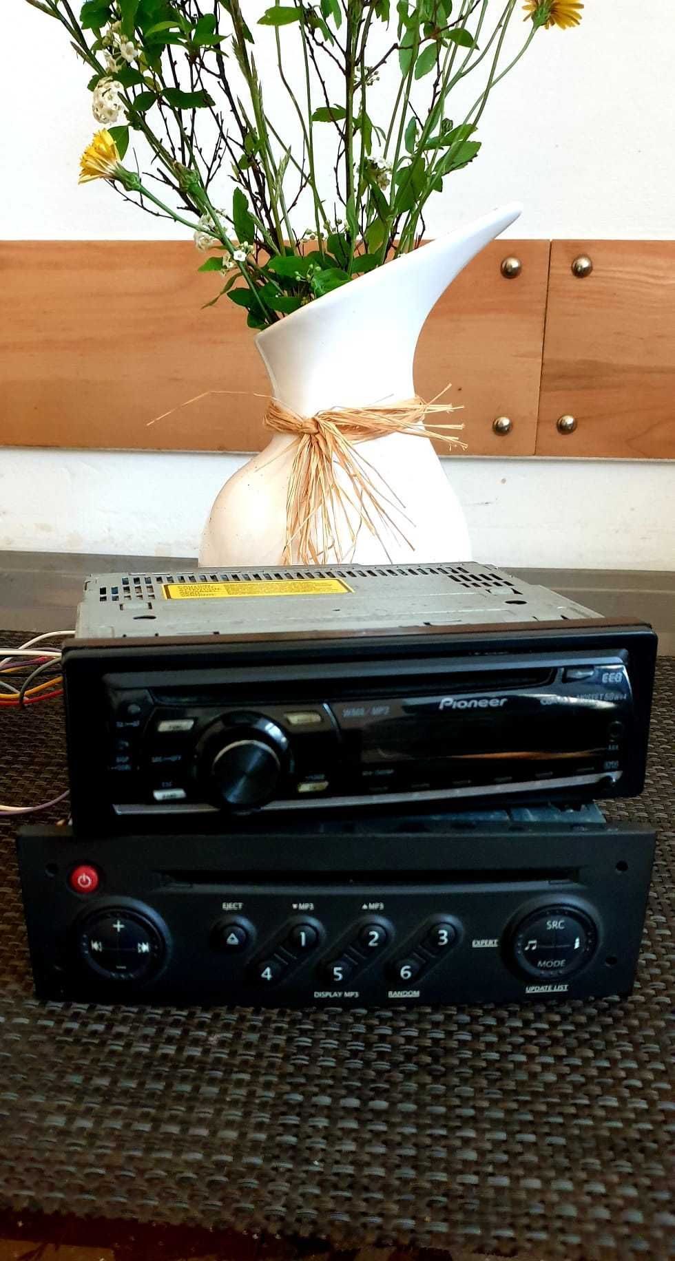 Lote de dois Auto Rádios CD MP3